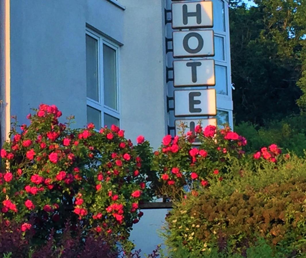 Hotel Garni Am Schaefersberg Niedernhausen Extérieur photo