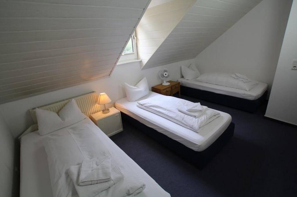 Hotel Garni Am Schaefersberg Niedernhausen Extérieur photo