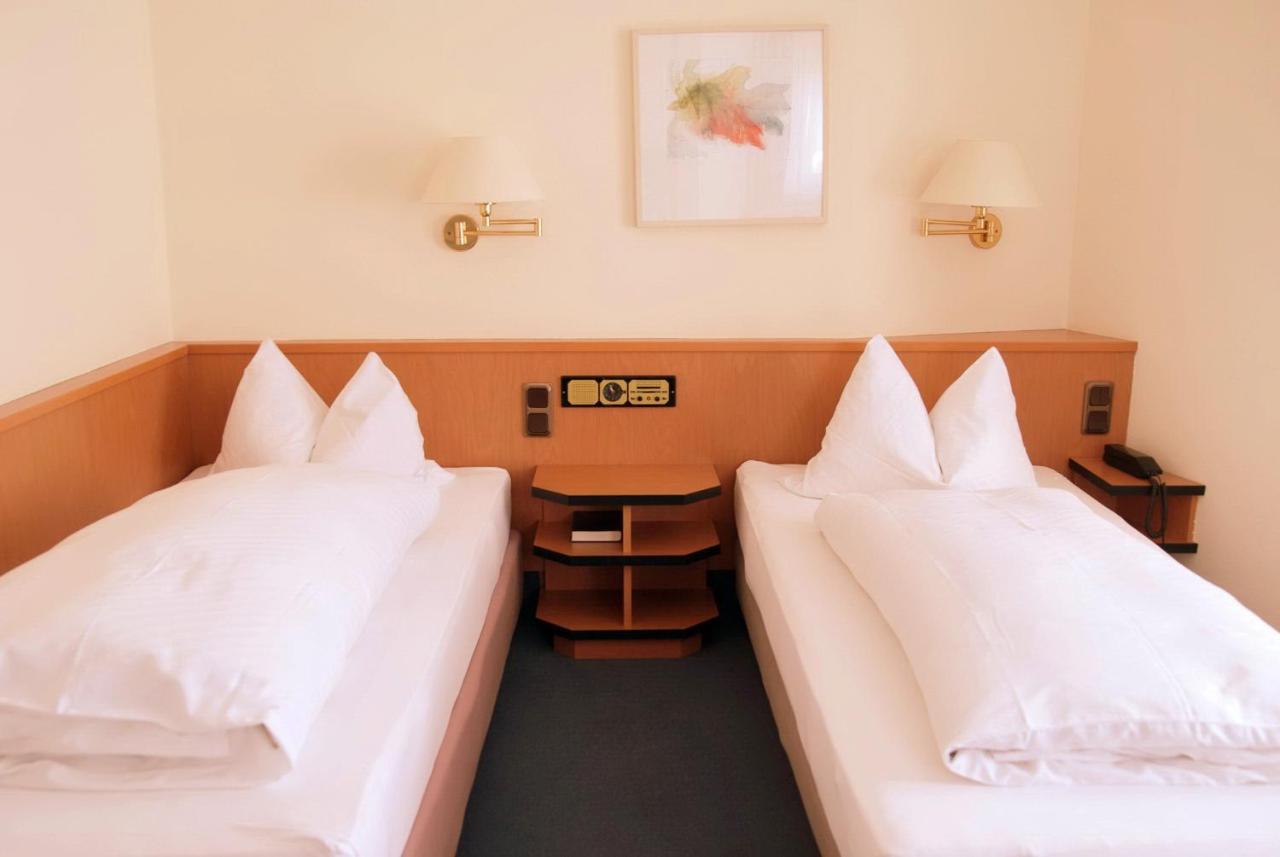 Hotel Garni Am Schaefersberg Niedernhausen Extérieur photo