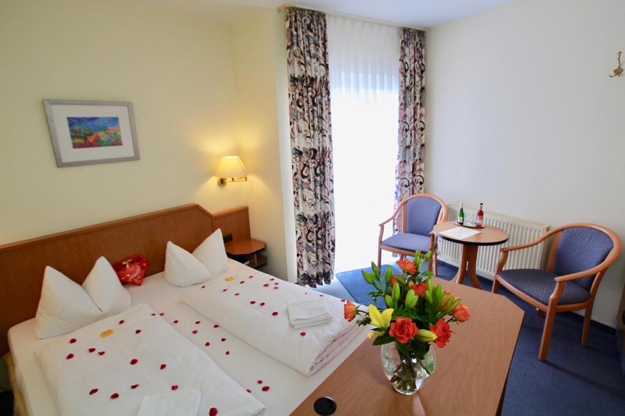Hotel Garni Am Schaefersberg Niedernhausen Extérieur photo