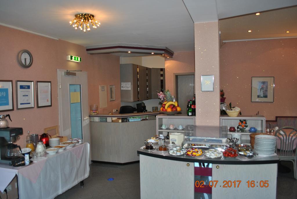 Hotel Garni Am Schaefersberg Niedernhausen Extérieur photo