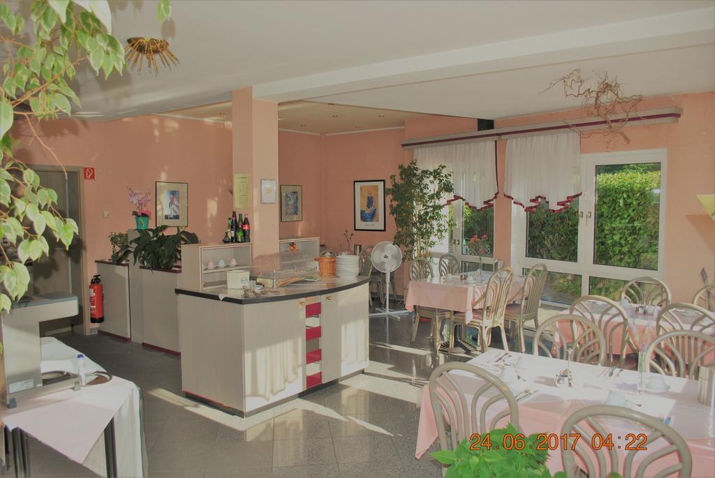 Hotel Garni Am Schaefersberg Niedernhausen Extérieur photo